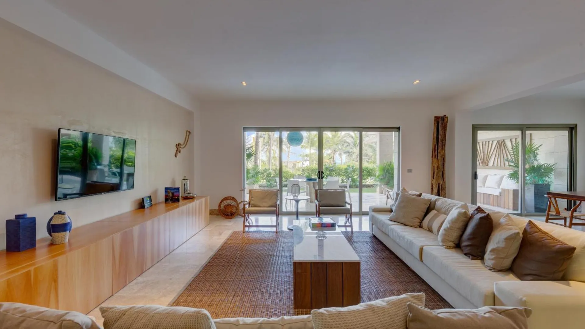 Appartamento Beach Front Marina & Golf Luxe Condo Playa Mujeres Cancún
