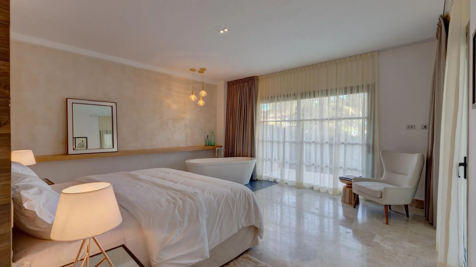 Beach Front Marina & Golf Luxe Condo Playa Mujeres Cancún Messico