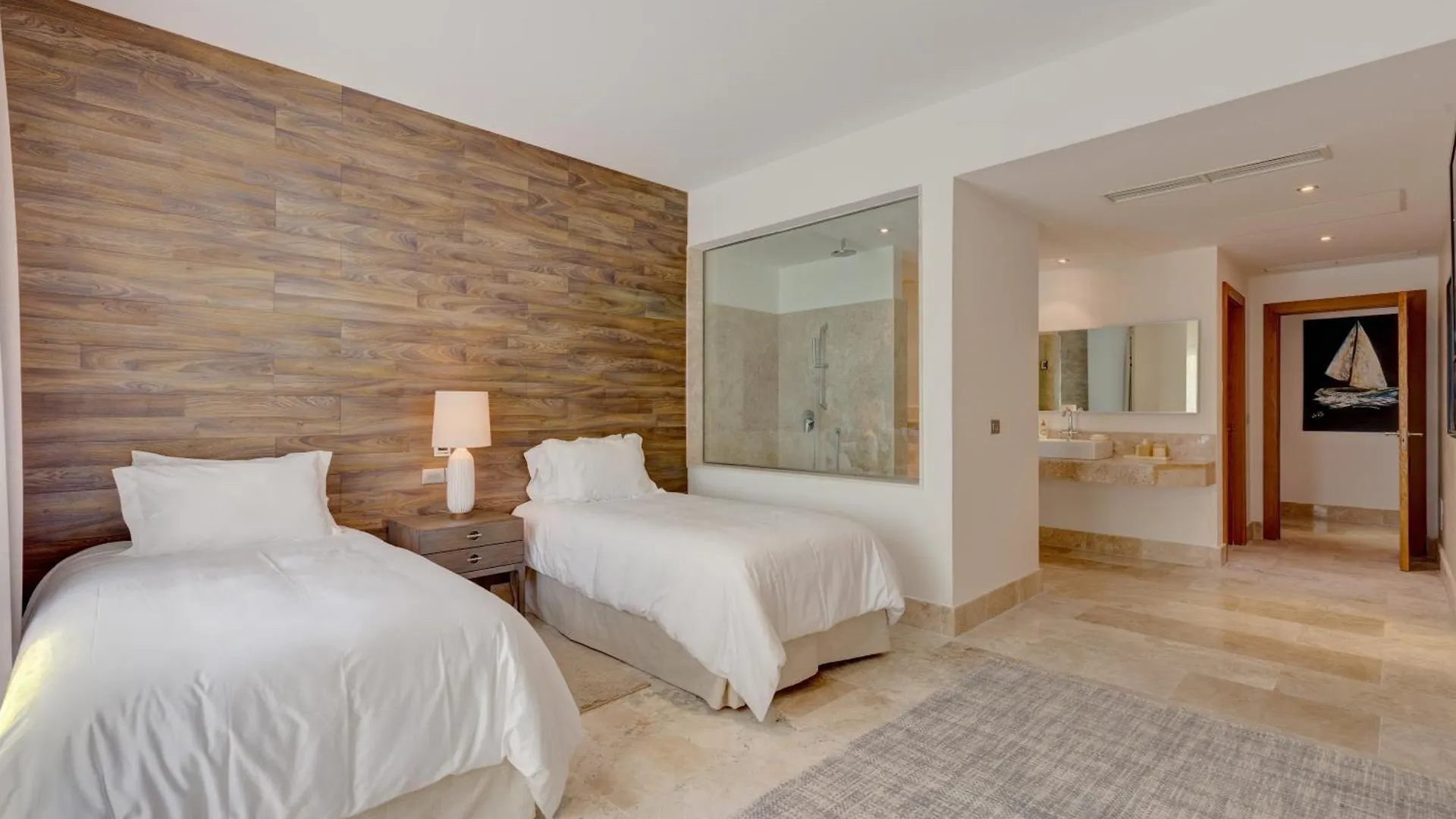 Beach Front Marina & Golf Luxe Condo Playa Mujeres Cancún