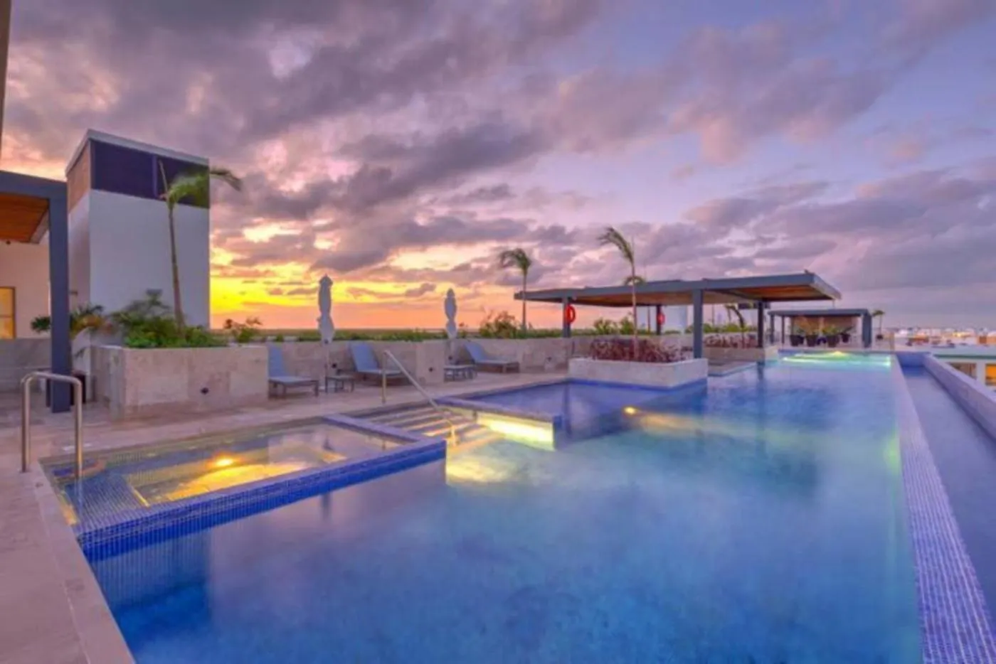 Beach Front Marina & Golf Luxe Condo Playa Mujeres Cancún