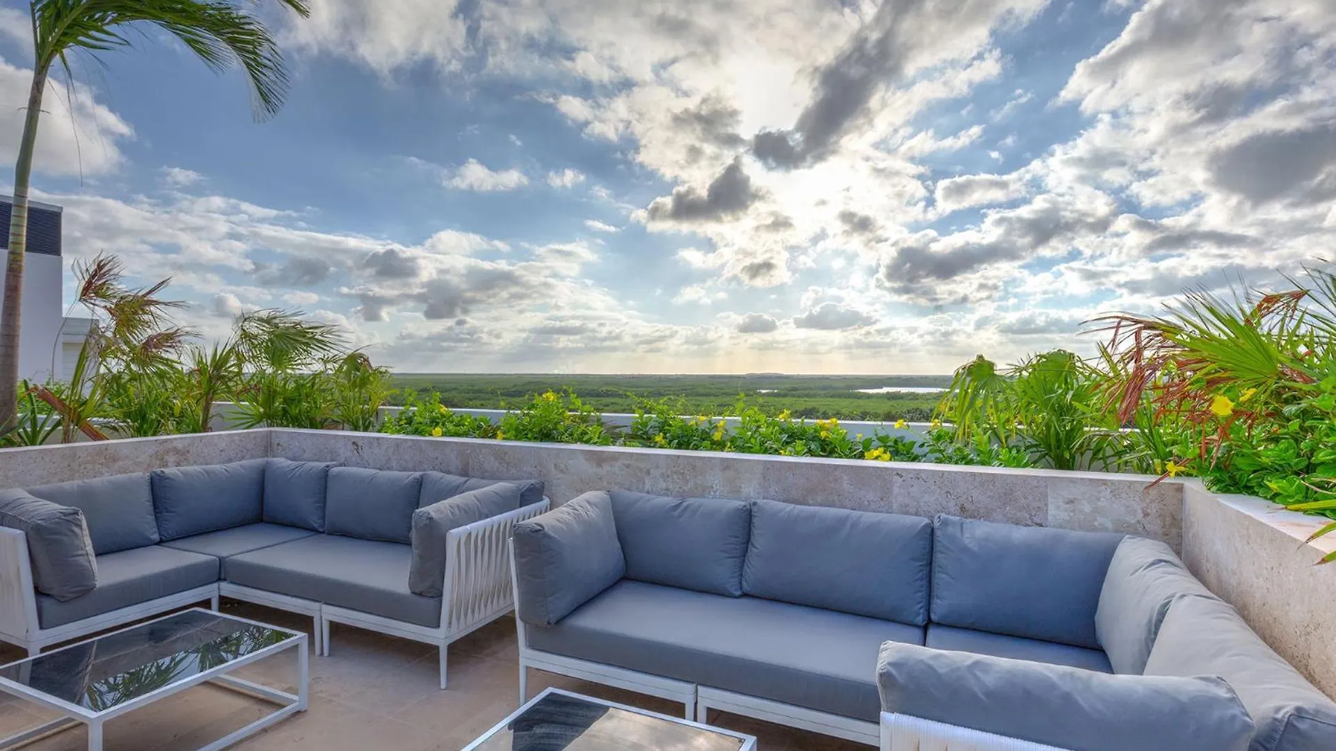 Beach Front Marina & Golf Luxe Condo Playa Mujeres Cancún 0*,