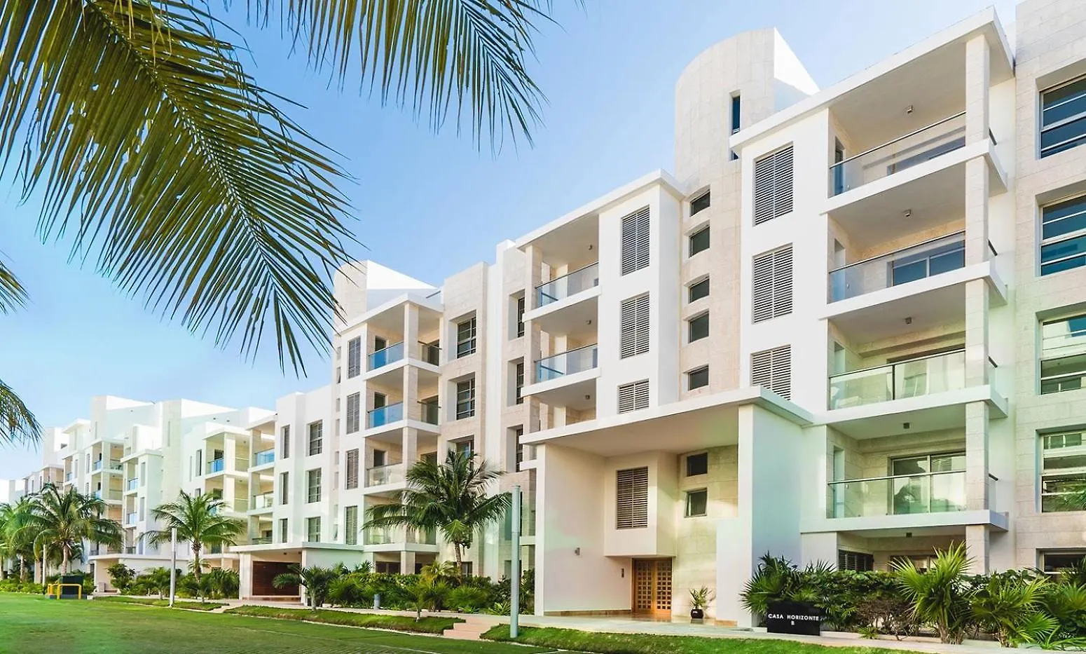 Beach Front Marina & Golf Luxe Condo Playa Mujeres Cancun Apartment
