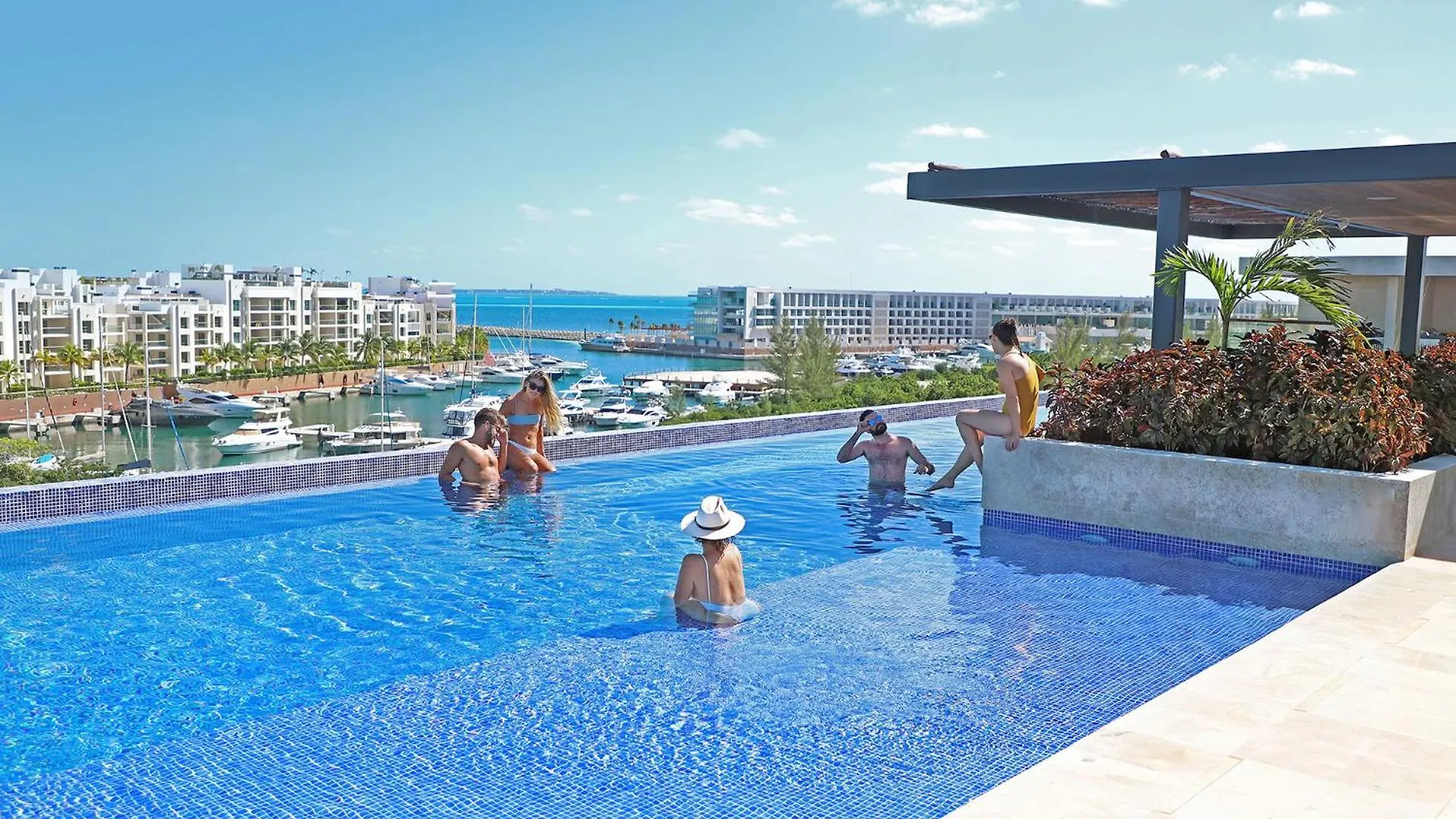 Beach Front Marina & Golf Luxe Condo Playa Mujeres Cancun