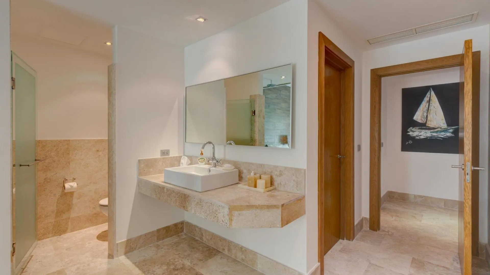 Beach Front Marina & Golf Luxe Condo Playa Mujeres Cancún Lägenhet